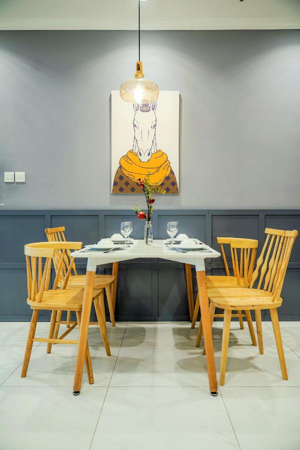 Mott Haven Apart - Vinhomes Central Park, Landmark 81 Area & Ice Rink Хошимін Екстер'єр фото
